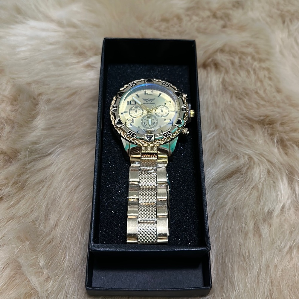 Gold Tone Rope Detail Metal Quartz Style Men’s Watch